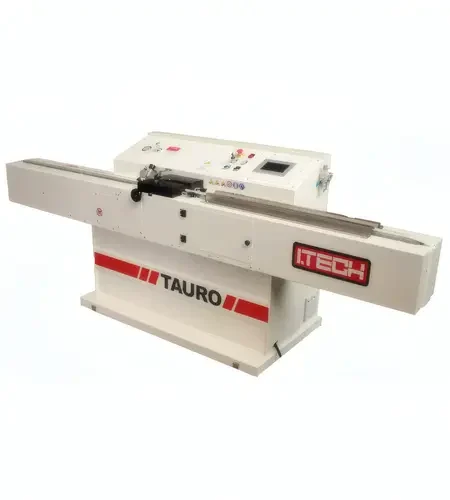 Máquina butiladora automática marca Tauro para la aplicación de sellante en perfiles de vidrio aislante.